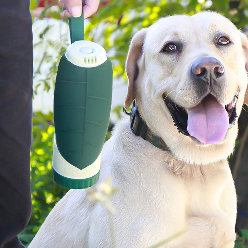 Leaf Dual-Use Water Bottle - Fold-out leaf trough bottle for walks and travel